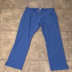 Figs “Kade” scrub bottom